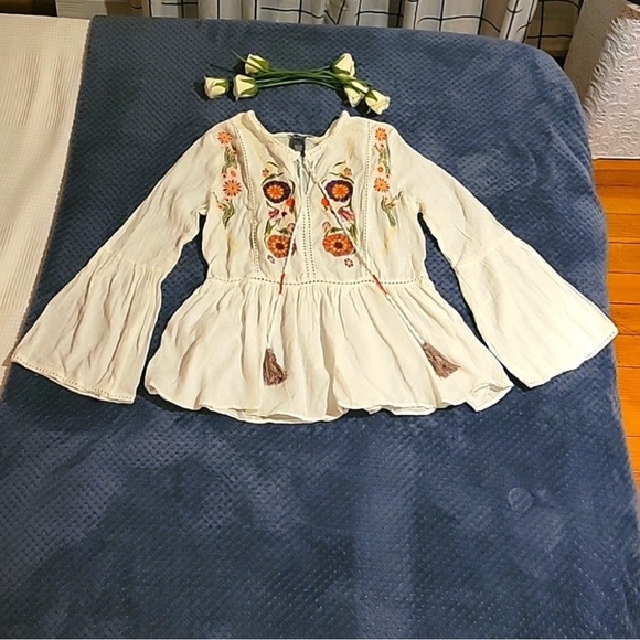 Chelsea and Theodore bohemian top size large . This is truly a beautiful top ! - Picture 2 of 9